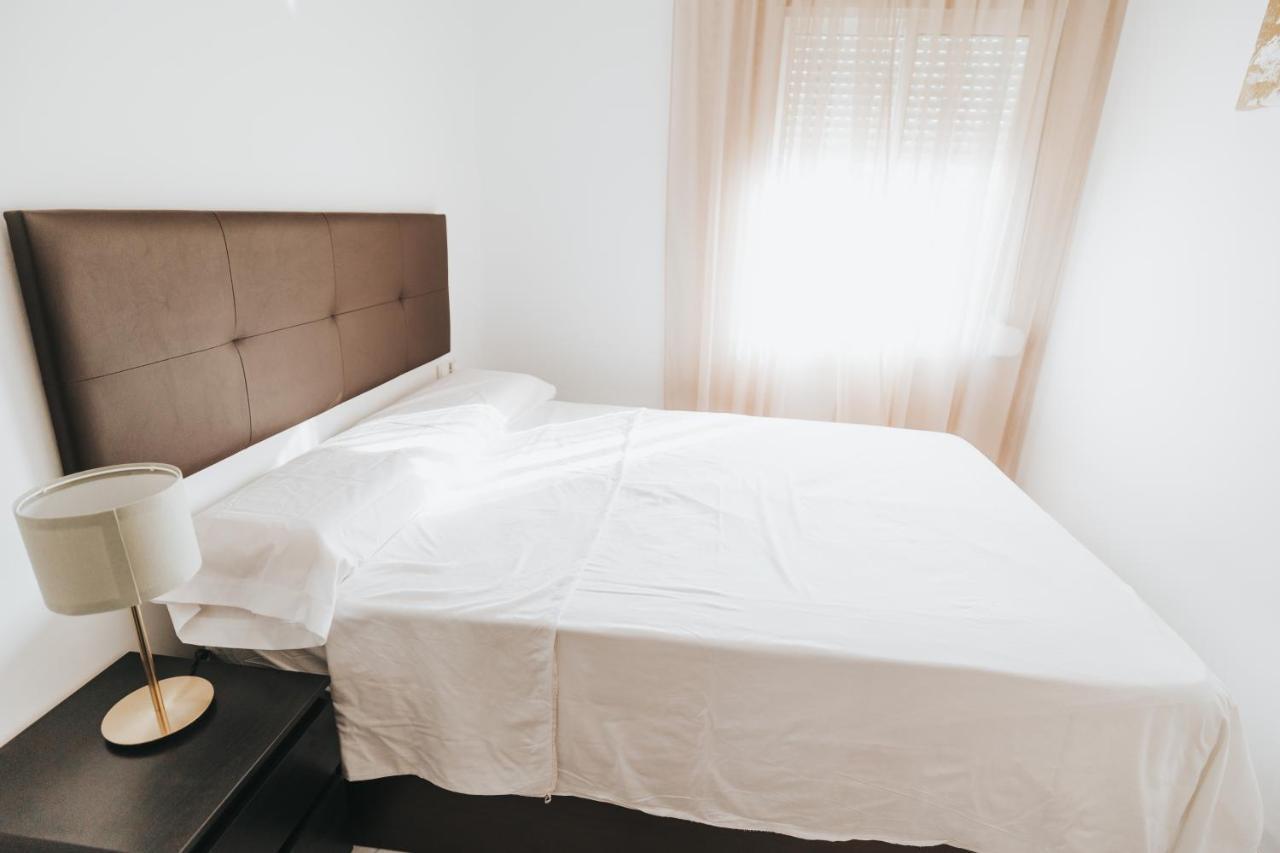 Shiny Nab Super Family Apartment Малага Екстериор снимка